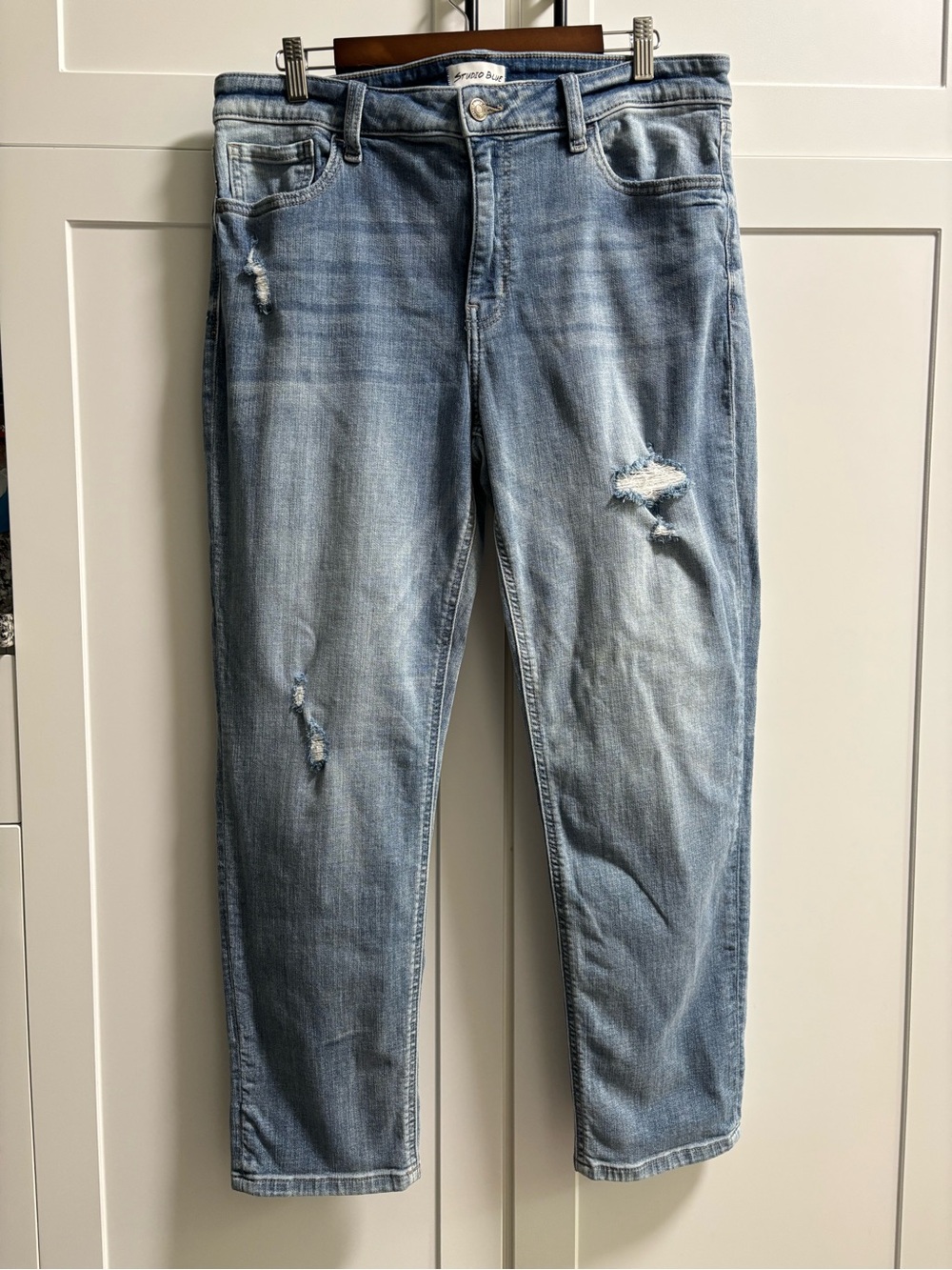 Studio Blue Distressed Crop Boyfriend Jeans Light Wash Size 32